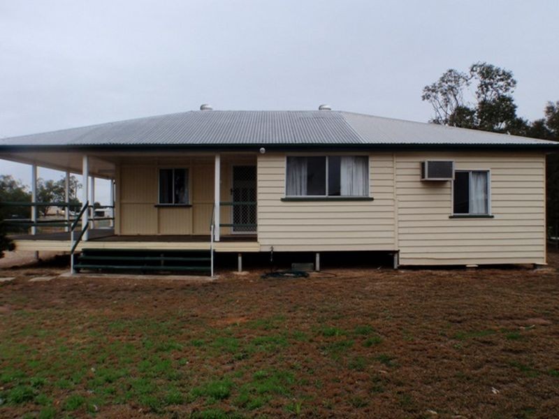 4 Russell Street, Wallumbilla QLD 4428