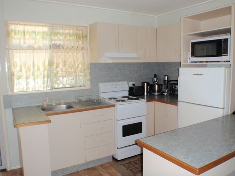 1/4a Eva, Roma QLD 4455