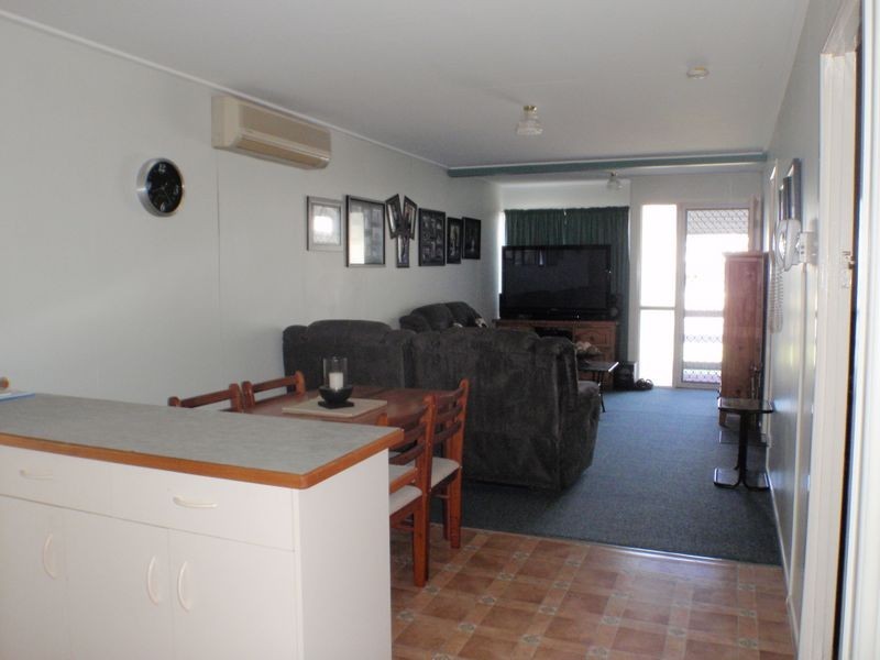 1/4a Eva, Roma QLD 4455