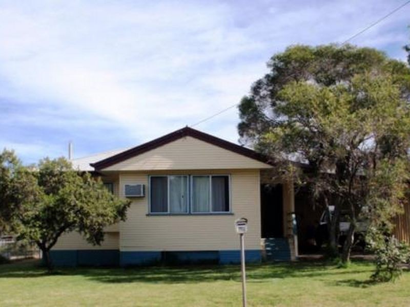 27 Downs Street, Roma QLD 4455