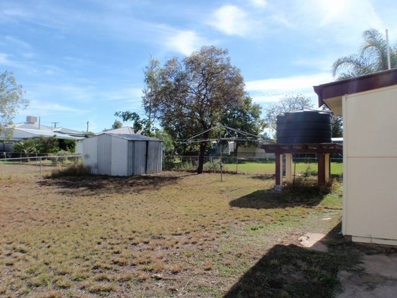 27 Downs Street, Roma QLD 4455