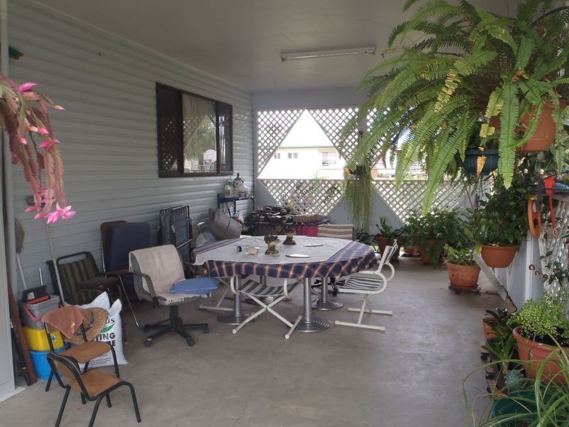 8 Railway Parade, Injune QLD 4454