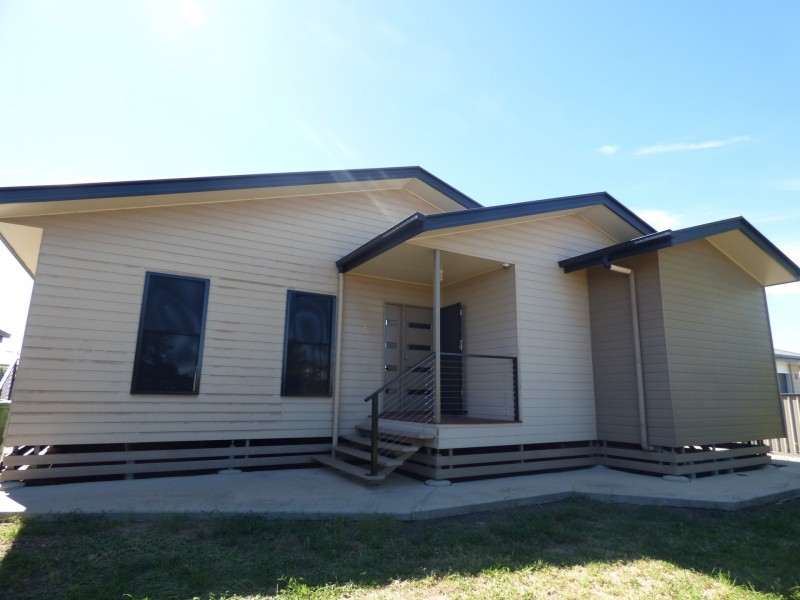 6 Lockyer Crescent, Roma QLD 4455