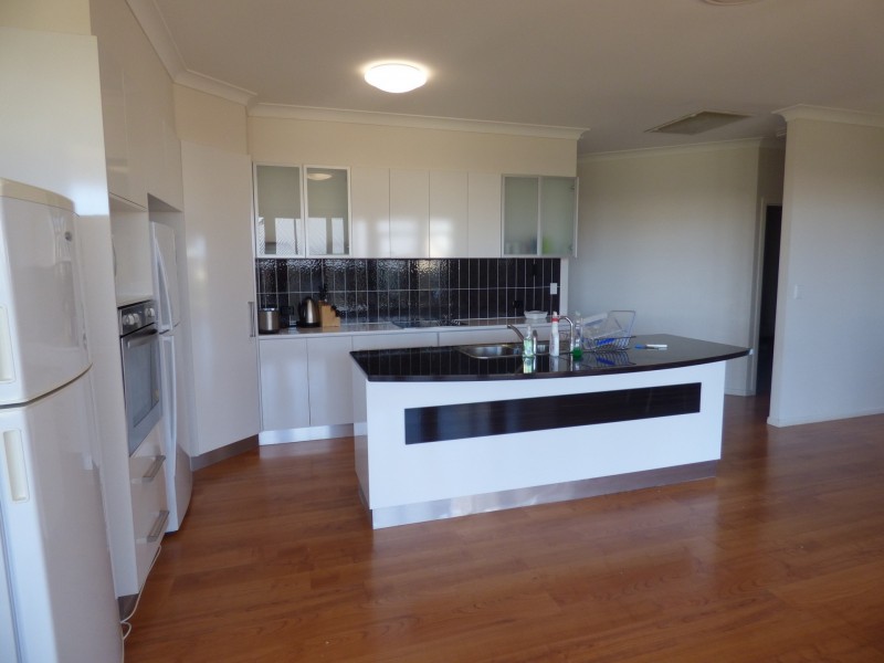 6 Lockyer Crescent, Roma QLD 4455