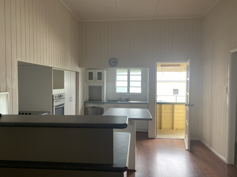 35 Bowen Street, Roma QLD 4455