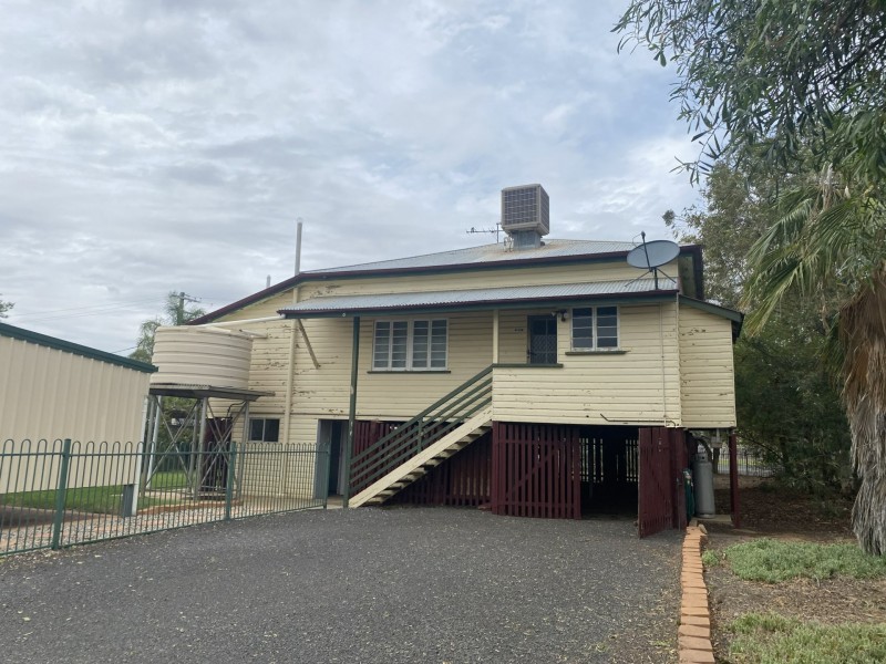 35 Bowen Street, Roma QLD 4455