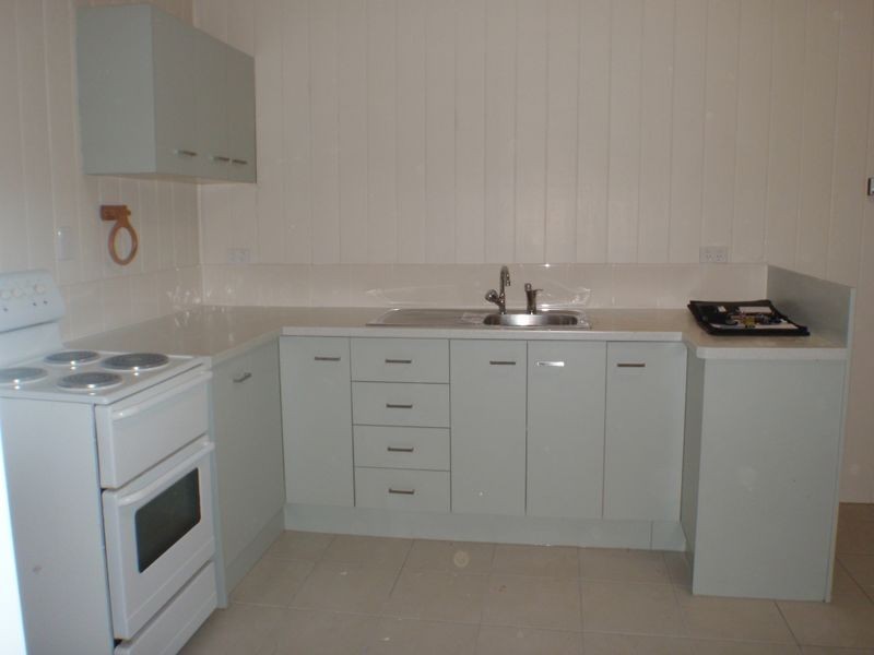 150 McDowall Street, Roma QLD 4455