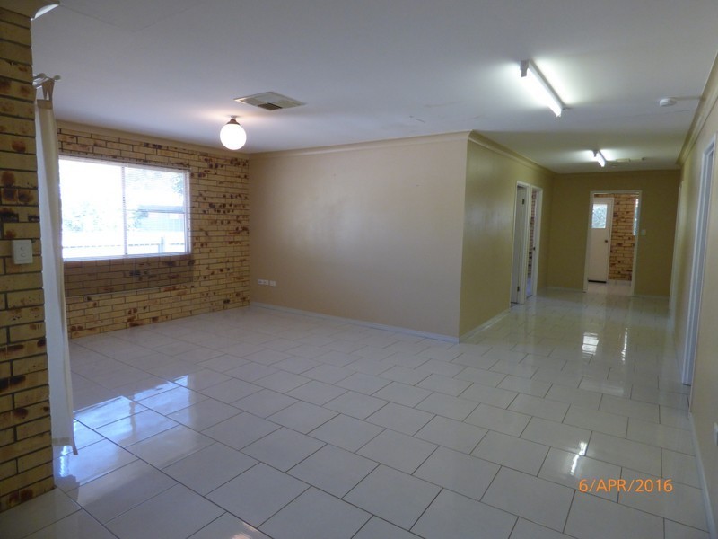 68 Northern Road, Roma QLD 4455