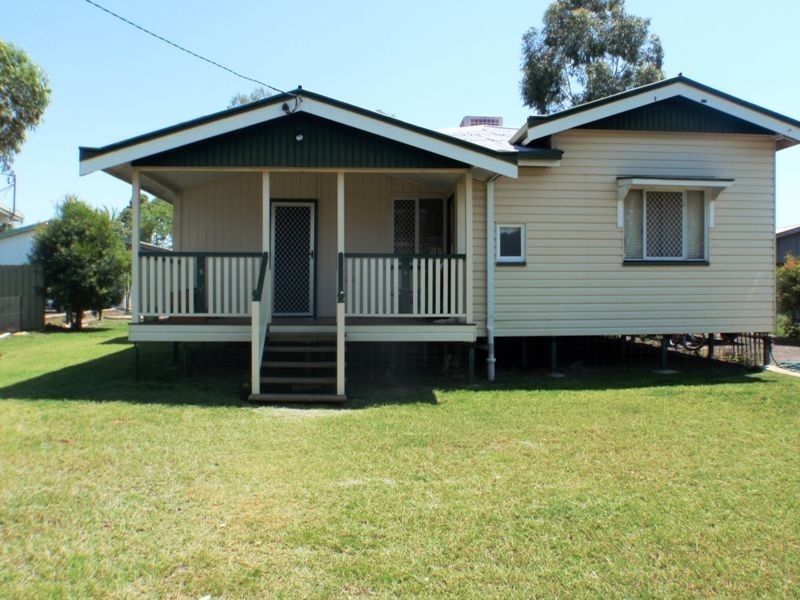 11 Derry Street, Roma QLD 4455