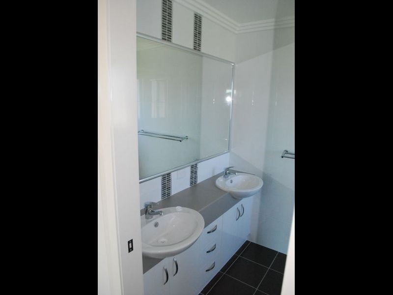 1 Edna Street, Roma QLD 4455