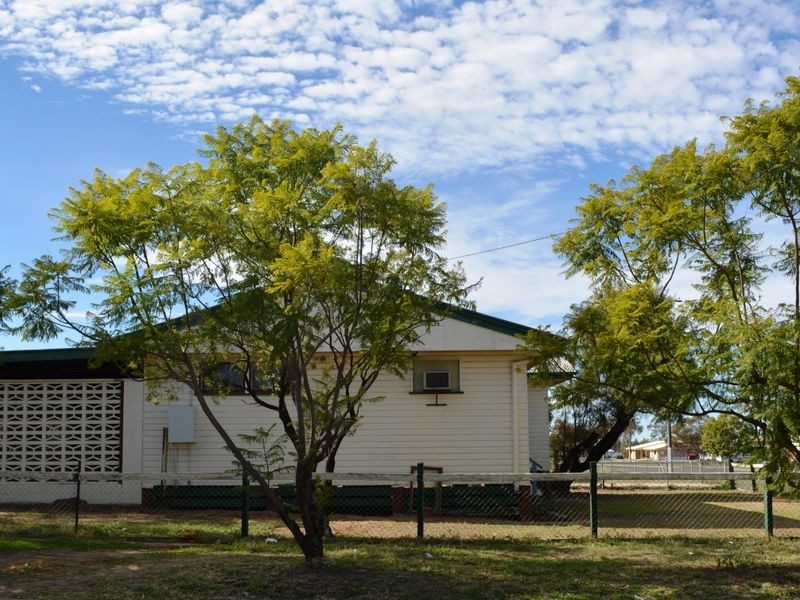31 South Street, Roma QLD 4455