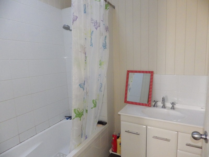 60 Feather Street, Roma QLD 4455