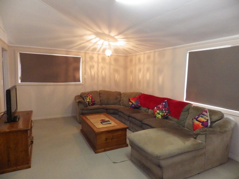 33 Hoffman Street, Roma QLD 4455