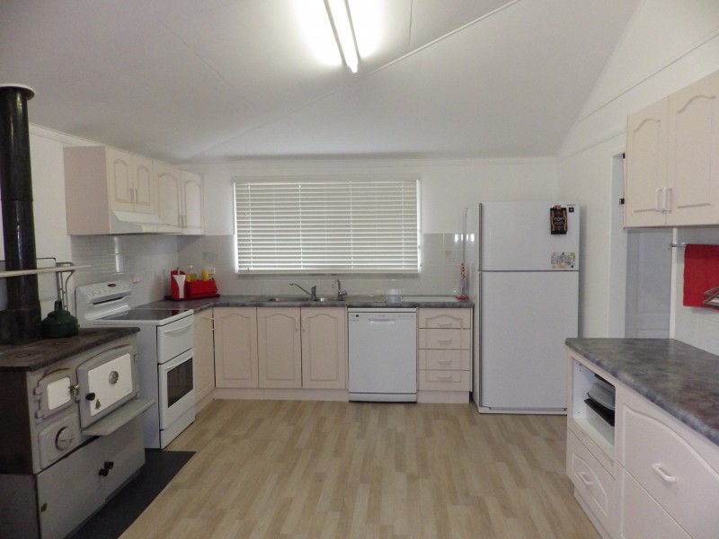 33 Hoffman Street, Roma QLD 4455