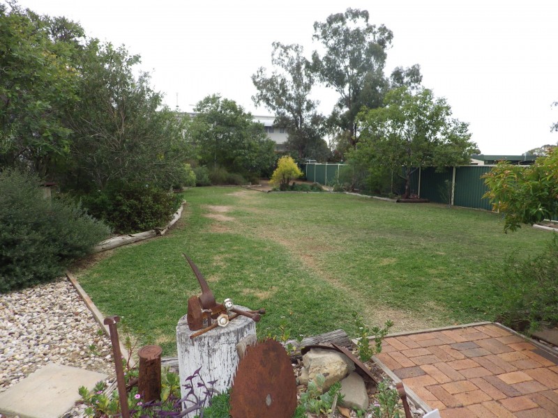 33 Hoffman Street, Roma QLD 4455