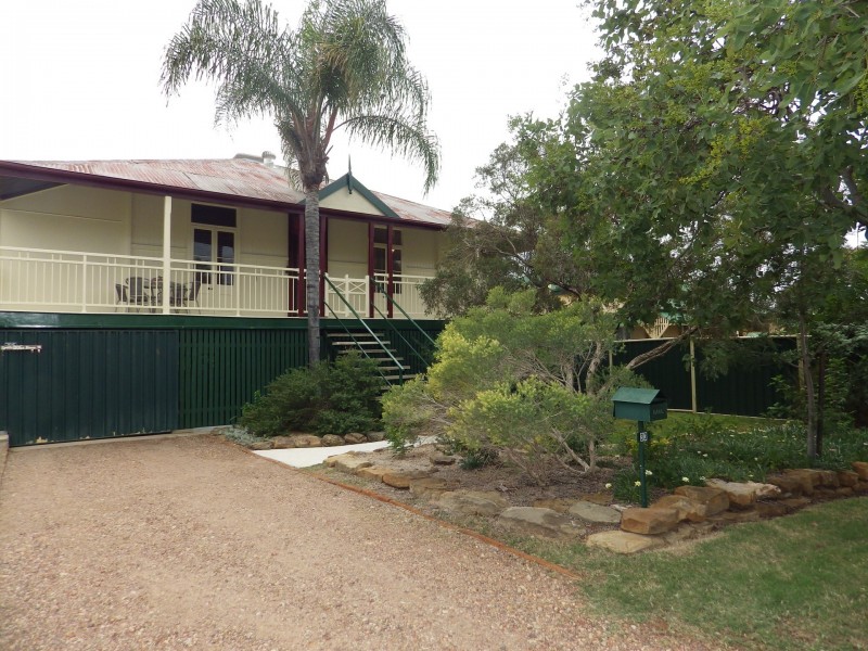 33 Hoffman Street, Roma QLD 4455