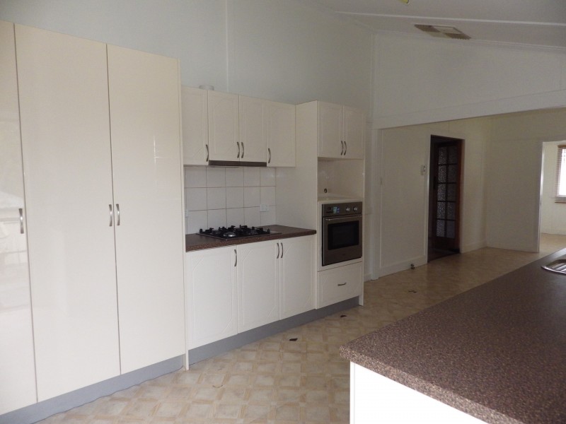 7 William Street, Roma QLD 4455