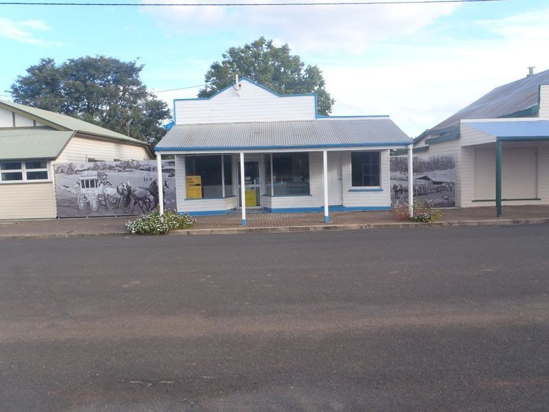 24 Stephenson Street, Yuleba QLD 4427