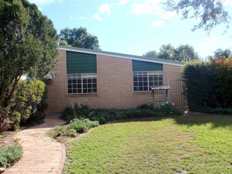 25 Alexander Avenue, Roma QLD 4455