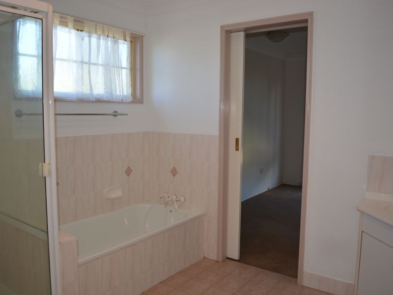 7 Baker-Finch, Roma QLD 4455