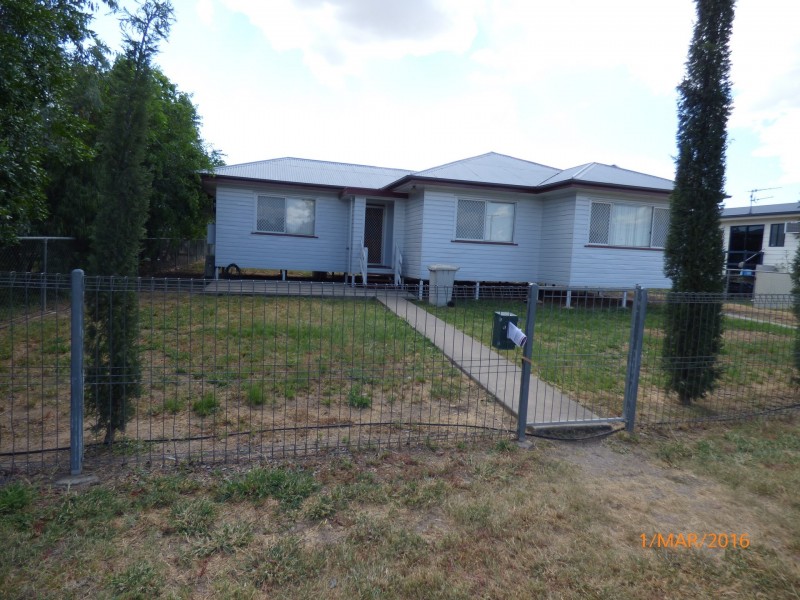 45 Downs Street, Roma QLD 4455