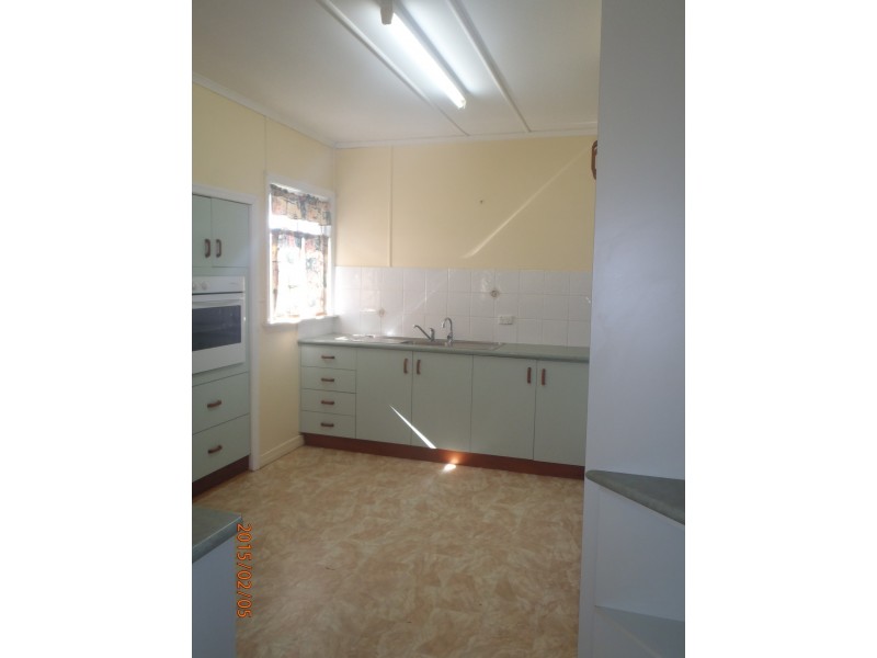 45 Downs Street, Roma QLD 4455