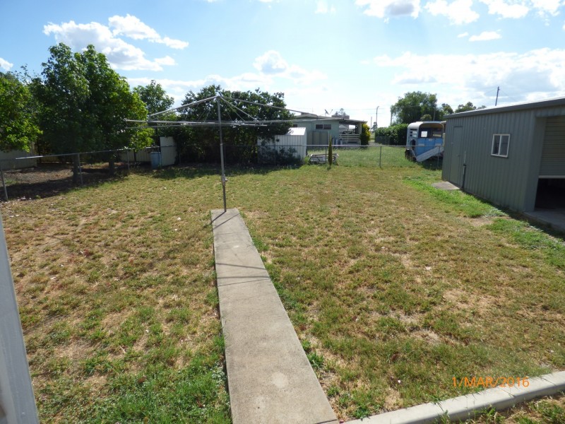 45 Downs Street, Roma QLD 4455
