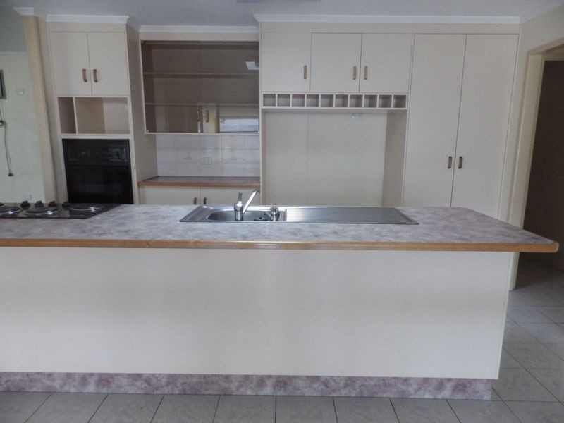 17 Beitz Street, Roma QLD 4455