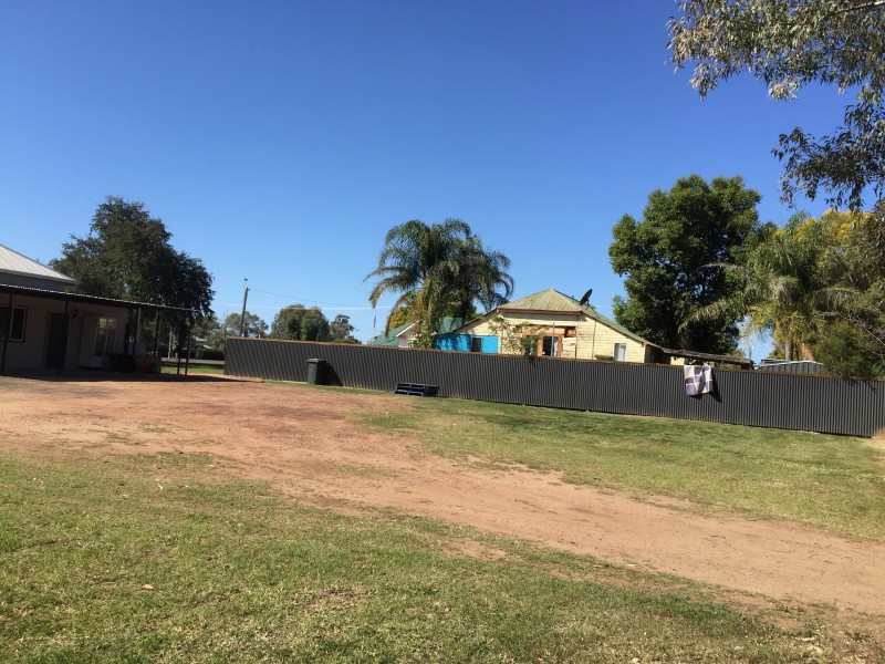 80 Burrowes Street, Surat QLD 4417