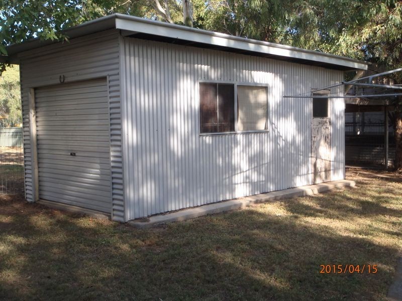 2 Lovell Street, Roma QLD 4455