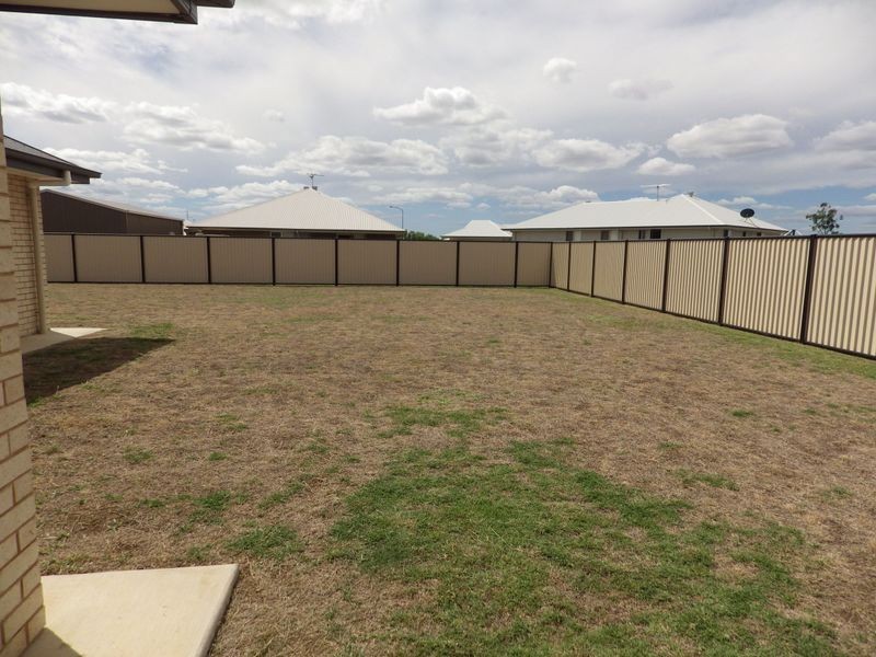 5 Edna Street, Roma QLD 4455