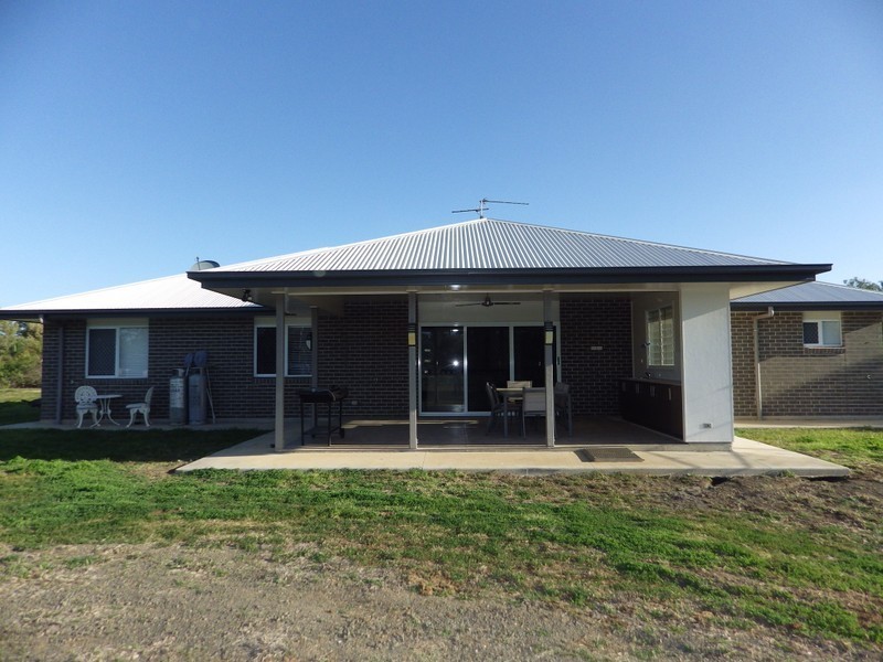 48a Roslyn Drive, Roma QLD 4455