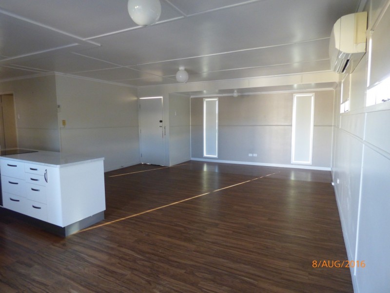 122 Currey Street, Roma QLD 4455