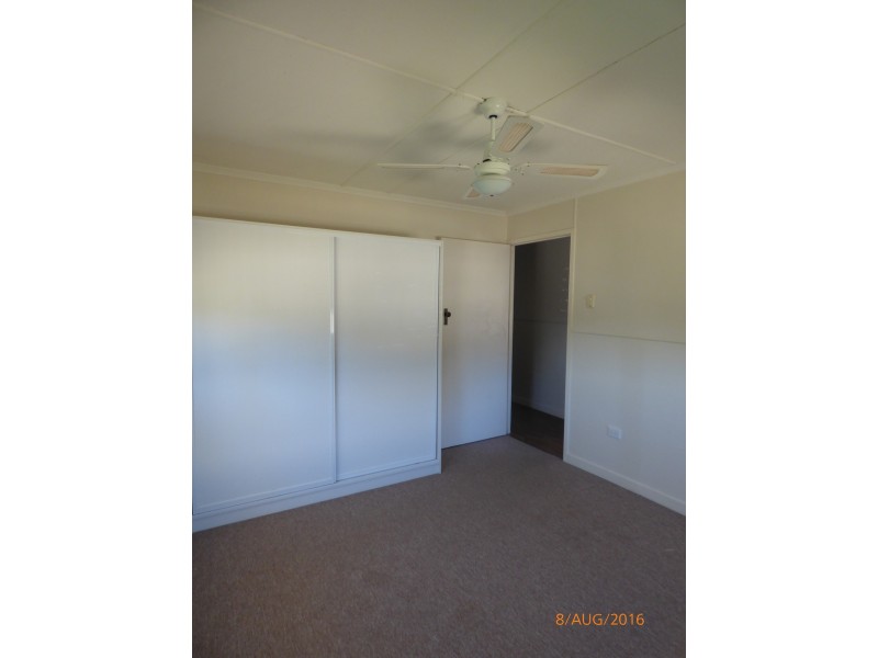 122 Currey Street, Roma QLD 4455