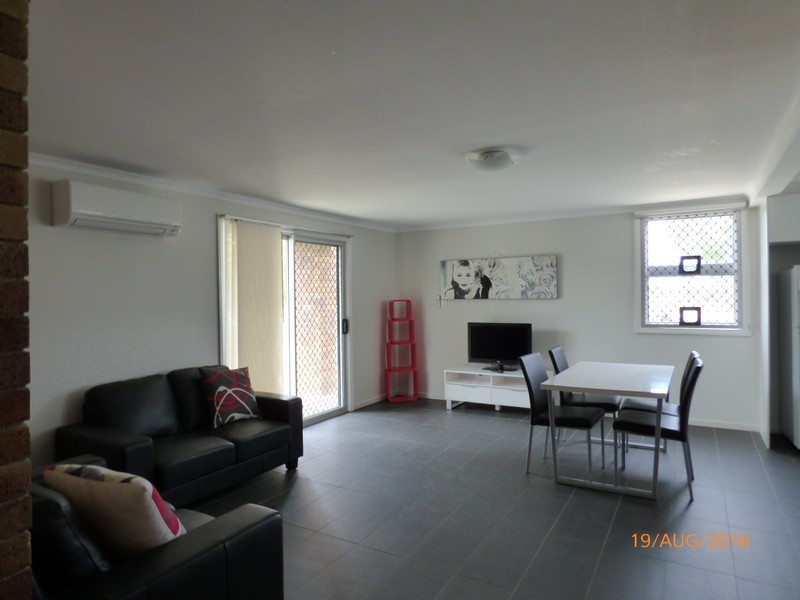 Unit 2/105 Bowen Street, Roma QLD 4455