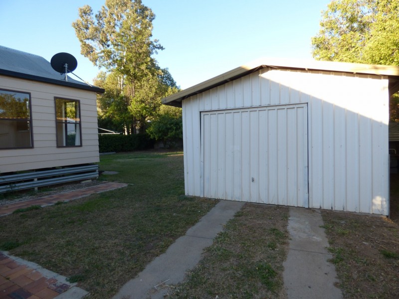 2 Wyndham Street, Roma QLD 4455