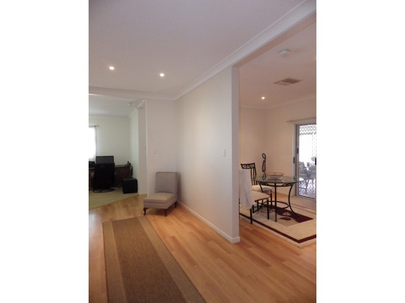 92 Robert Street, Surat QLD 4417