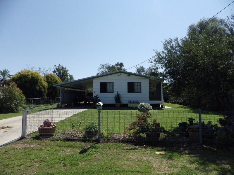 25 Lovell Street, Roma QLD 4455