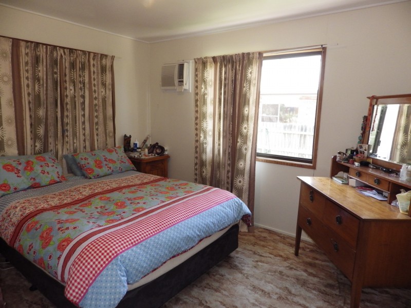 25 Lovell Street, Roma QLD 4455