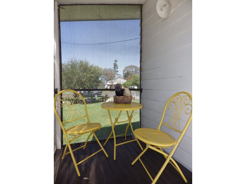 25 Lovell Street, Roma QLD 4455