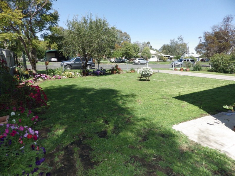 25 Lovell Street, Roma QLD 4455