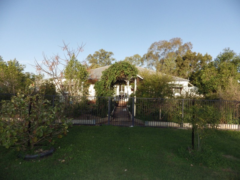 6 Gregory Street, Roma QLD 4455