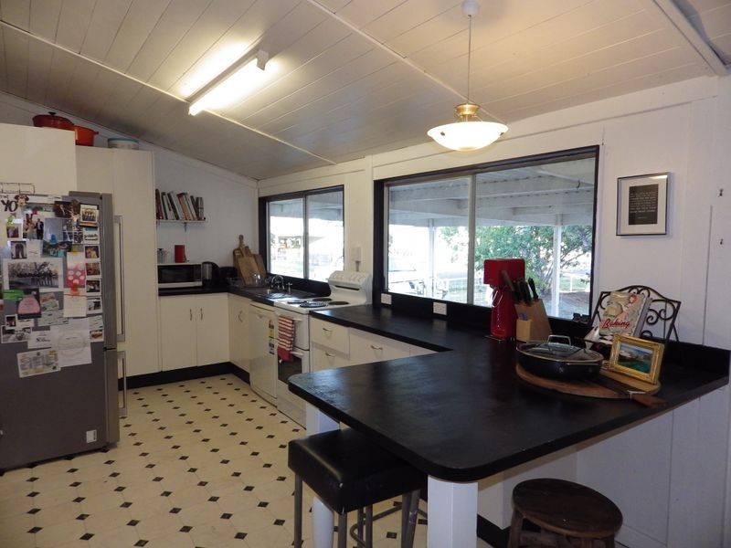 62 Raglan Street, Roma QLD 4455