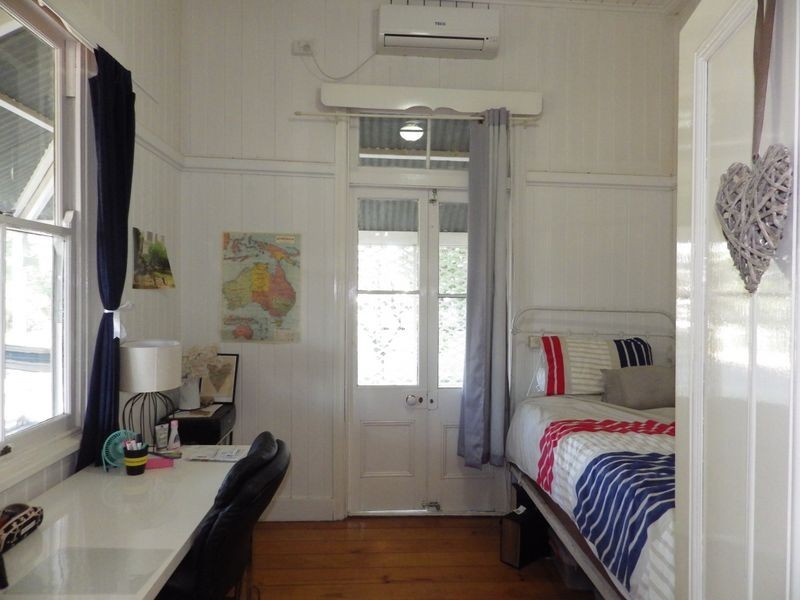 62 Raglan Street, Roma QLD 4455