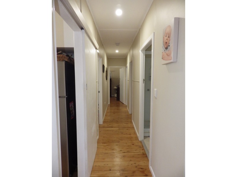 4 Saunders Street, Roma QLD 4455