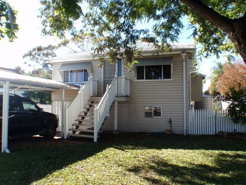 22 Hunter Street, Roma QLD 4455