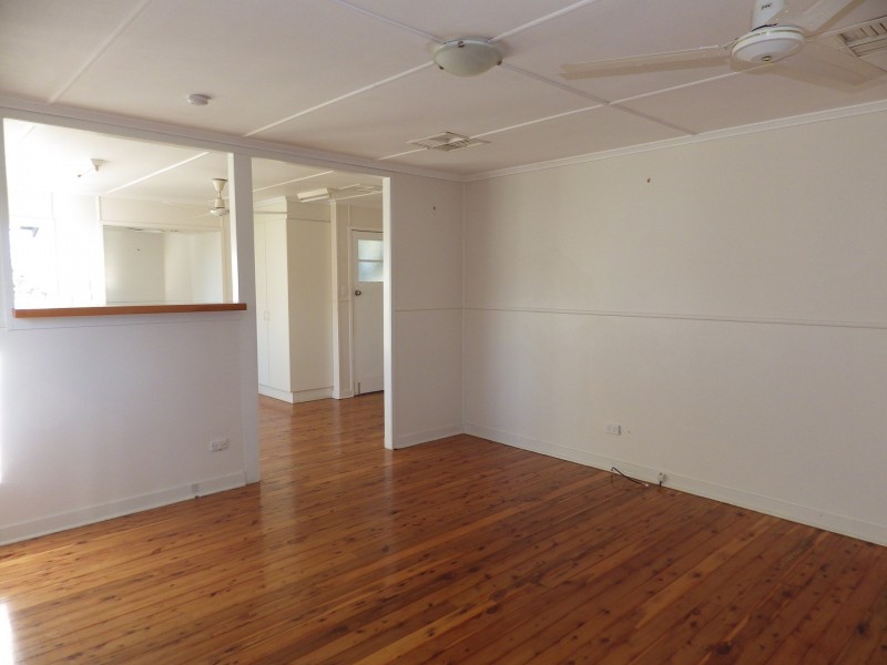 128 Currey Street, Roma QLD 4455