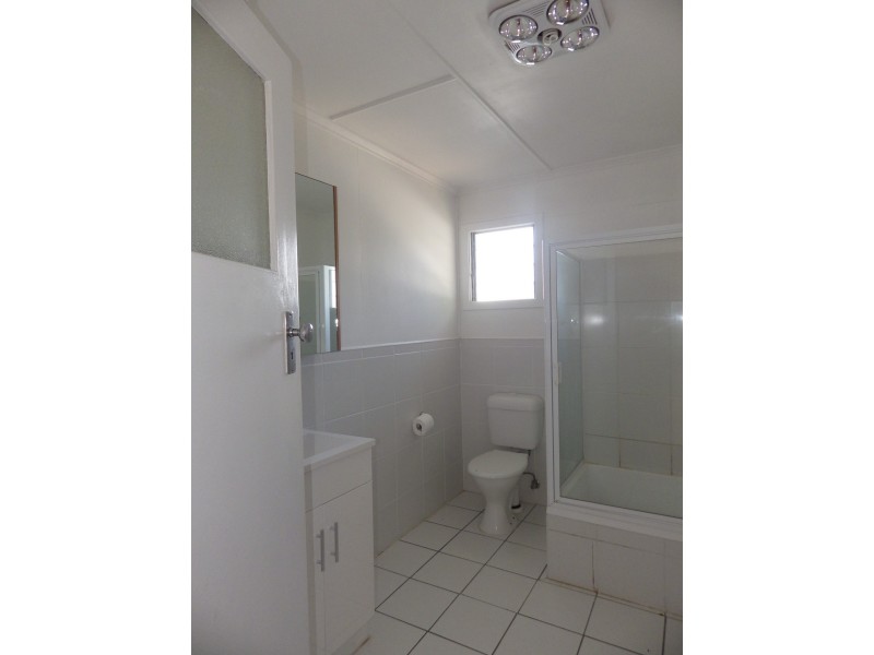 128 Currey Street, Roma QLD 4455