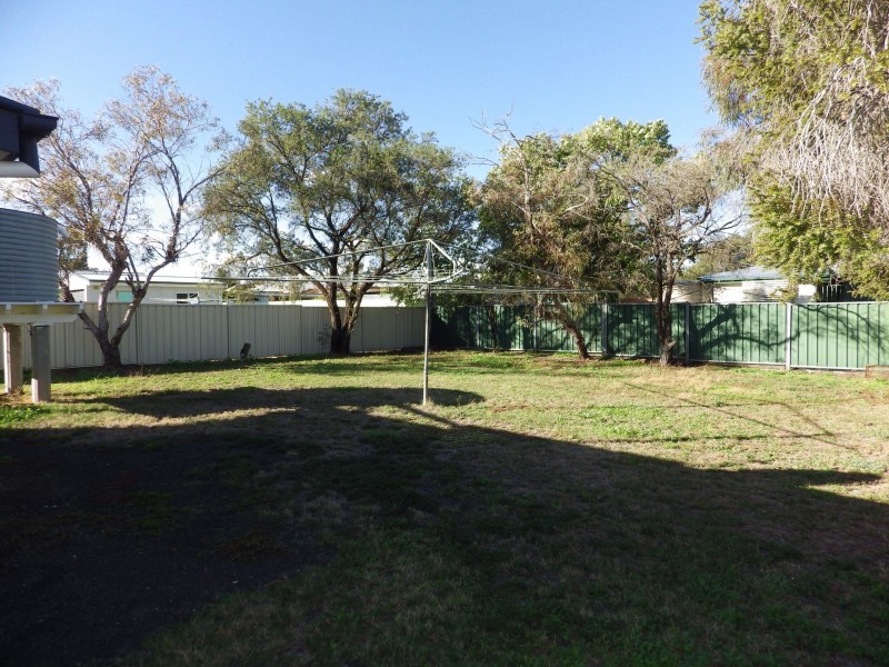 128 Currey Street, Roma QLD 4455