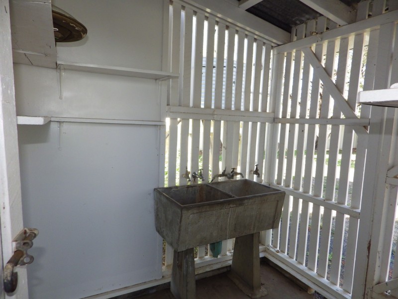 128 Currey Street, Roma QLD 4455